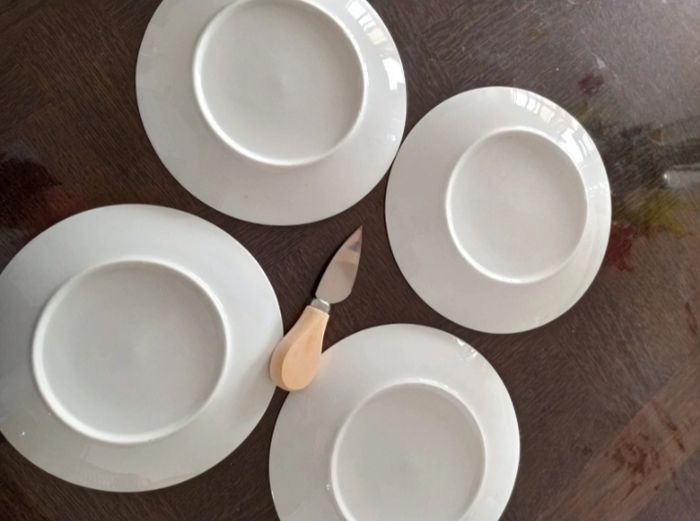 4 Assiettes à fromage. Noir et blanc - photo numéro 2