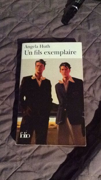 #un fils exemplaire par Angela Hugh