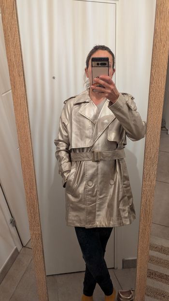 Trench-coat