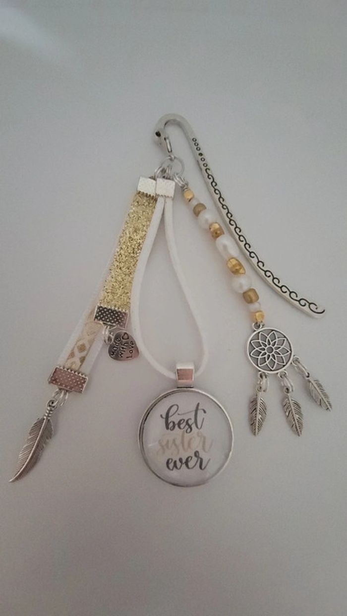 Cadeau sœur, bijoux de sac ou marque page " Best sister ever"