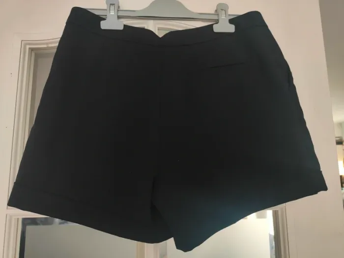 Short noir H&M 38 - photo numéro 2