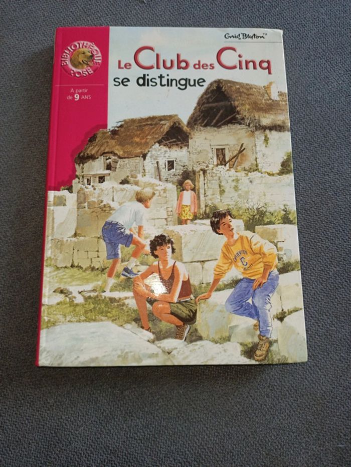 Le club des cinq se distingue Bibliothèque rose - photo numéro 2