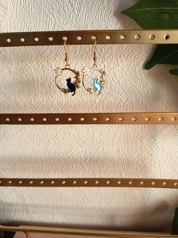 Boucles d’oreilles pendantes – Chat, étoiles et fleur