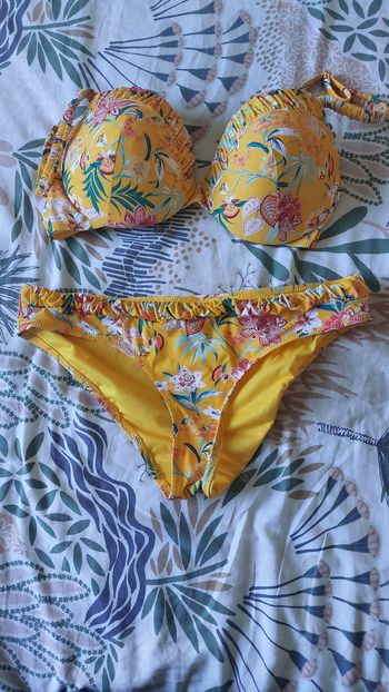 Maillot de bain rouge gorge