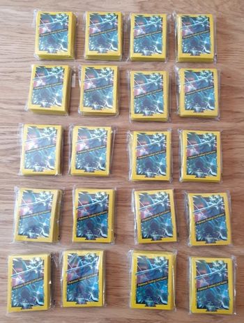Lot de 20 paquet pokemon de sleeves zacian zamazenta neuf