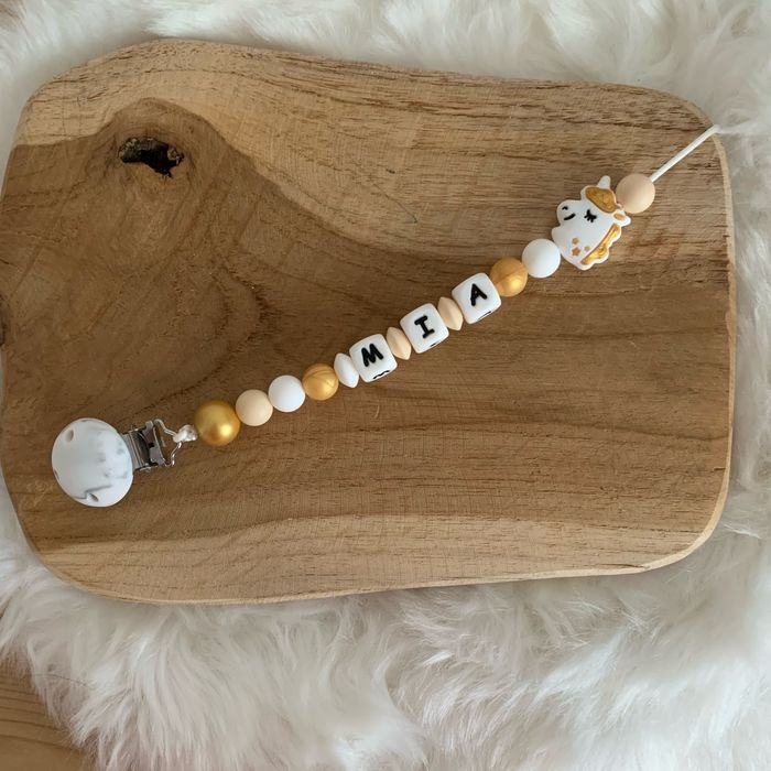 Attache-tétine en silicone personnalisée