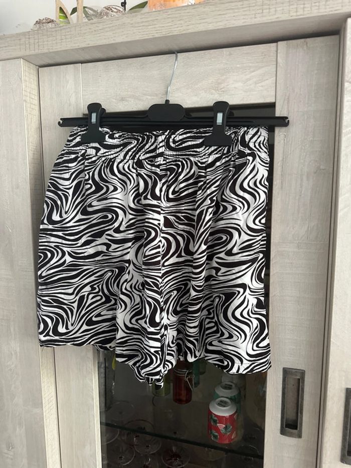 Short amisu taille 34 - photo numéro 2