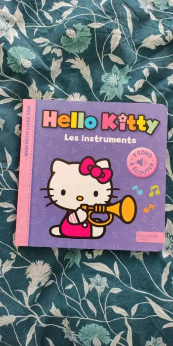 Livre les instruments de Hello Kitty neuf
