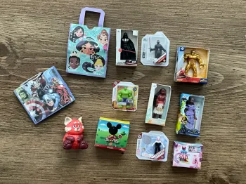 Lot 3 - Mini Brands Disney