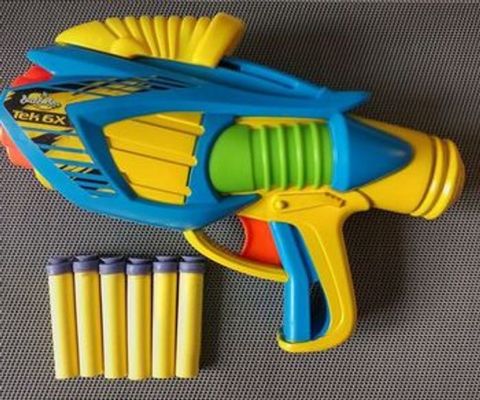 Pistolet Tek 6