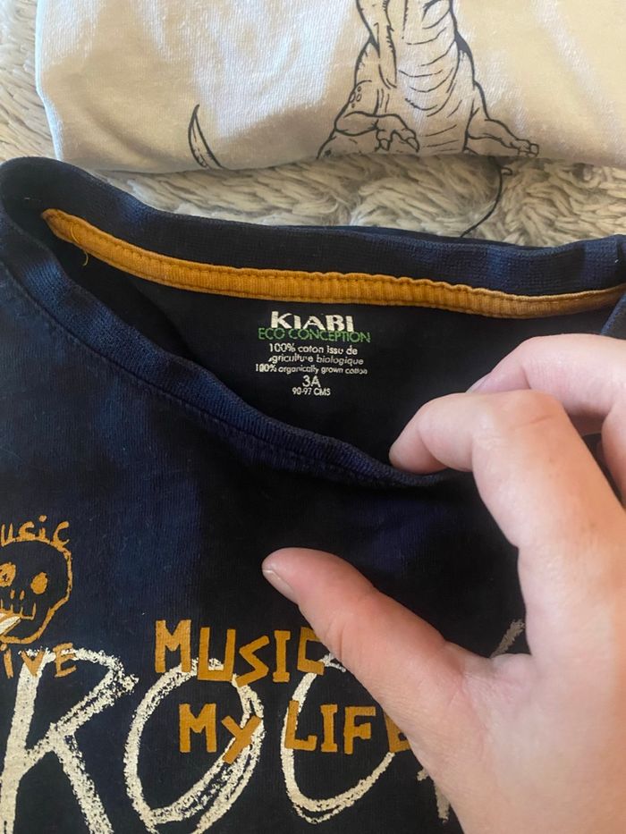 Lot hauts 3 ans - photo numéro 3