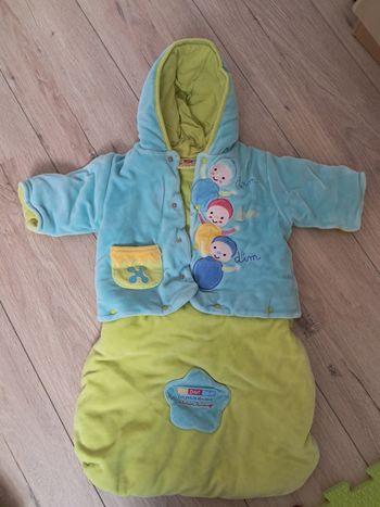 Nid d’ange avec manteau détachable