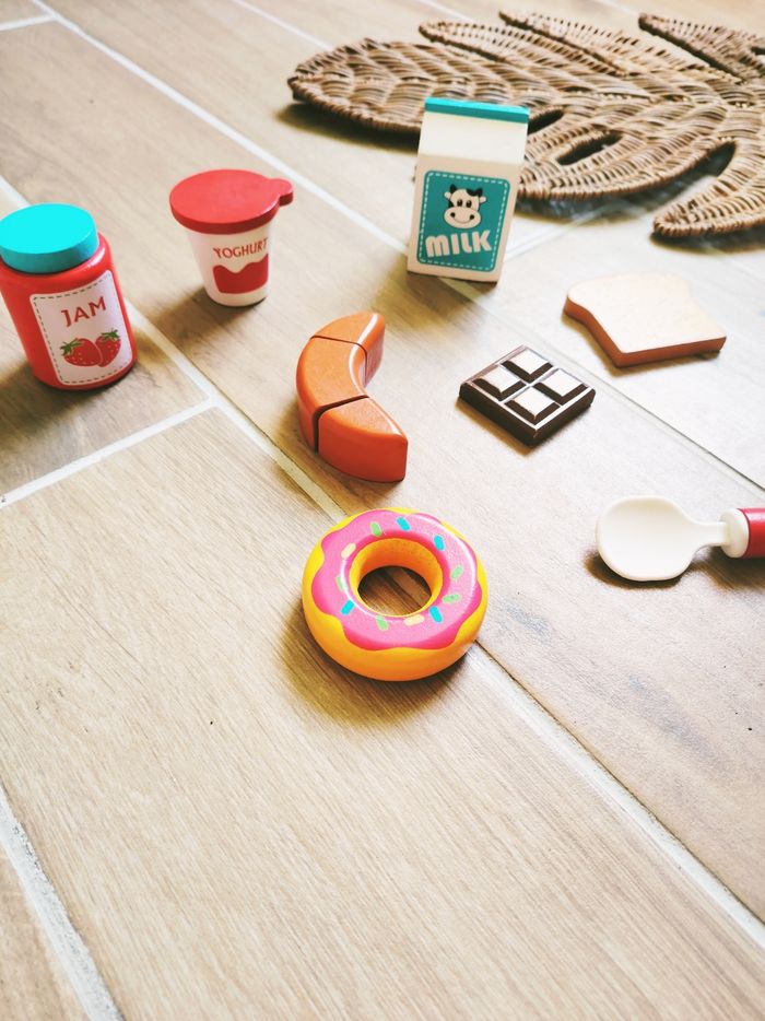 🥐Dinette goûter avec divers aliments confiture, croissant à scratch.. en bois - photo numéro 2