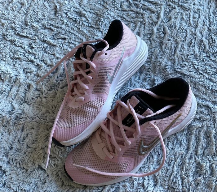 Chaussures Nike rose - photo numéro 2