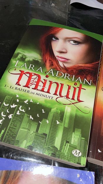 Lot de livres minuit Lara Adrian