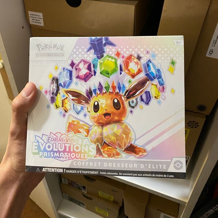 Coffret Dresseur d’Élite ETB EV 8.5 – Évolutions Prismatique