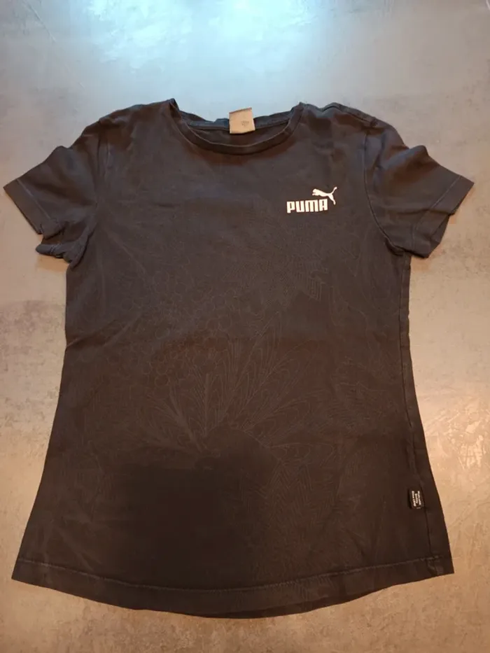 Vends tee-shirt enfant puma taille 11-12 ans .