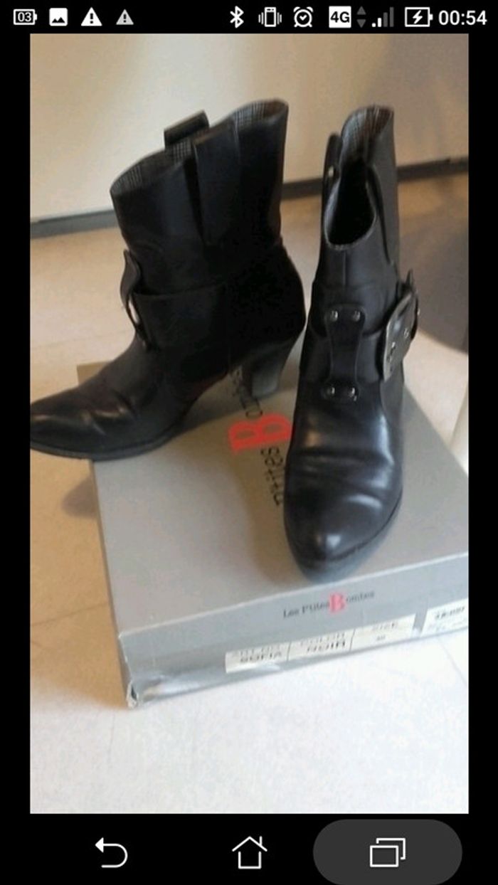 Bottines noires Les petites bombes comme neuves