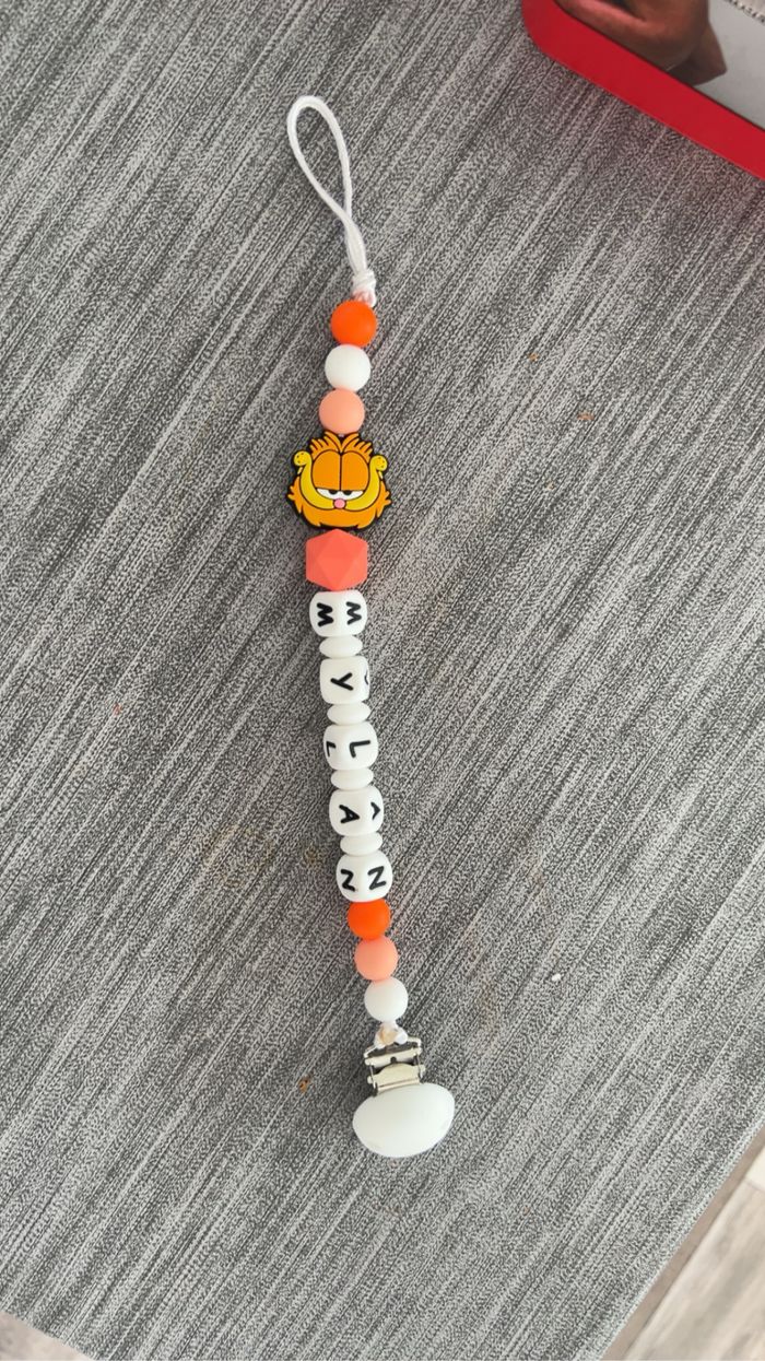 Attache tétine et porte clé personnalisé