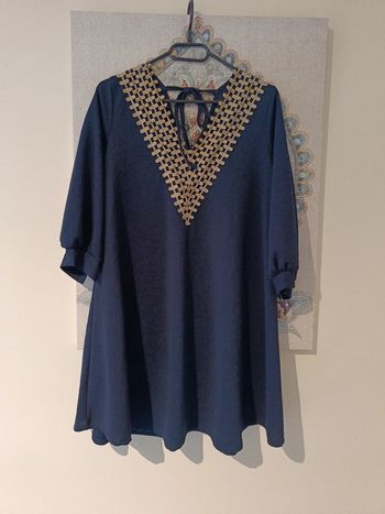 Robe manches 3/ 4, encolure doré t 40