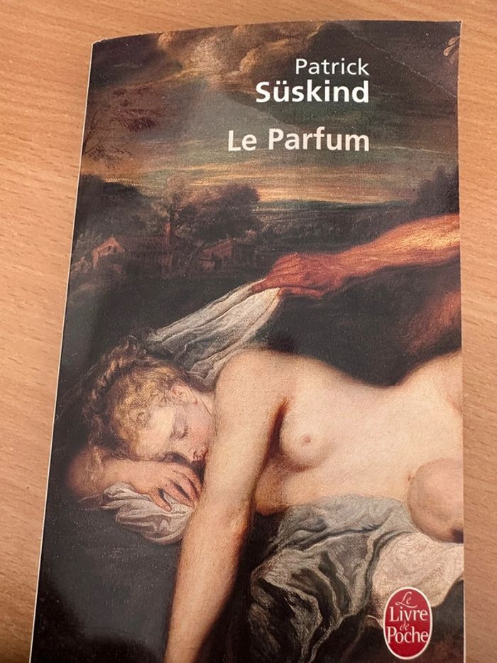 Livre le parfum Patrick suskind très bon état