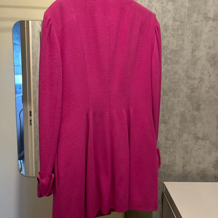 manteau  Fushia  LOUIS FERAUD taille 40 - photo numéro 2