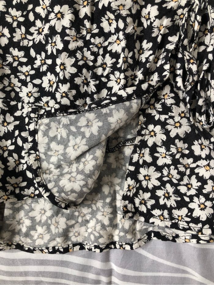 Jupe pull&bear fleurie courte S - photo numéro 3