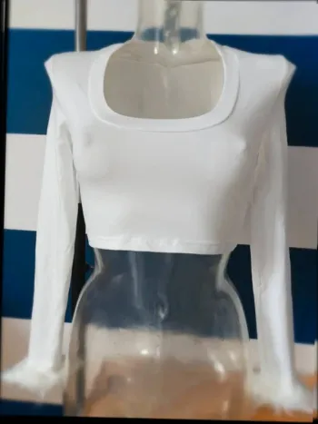 Crop top duveteux neuf Shein femme taille 36 (S)