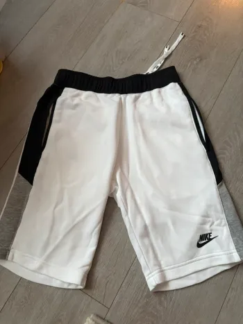 Short bermuda Nike taille XS