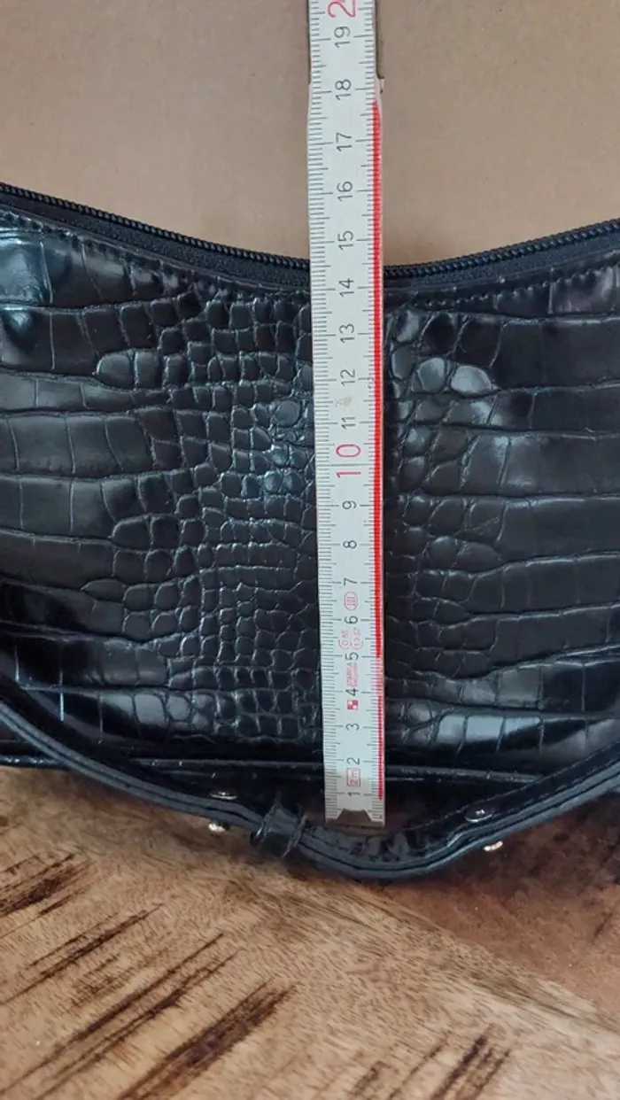 Sac à main style croco - photo numéro 4