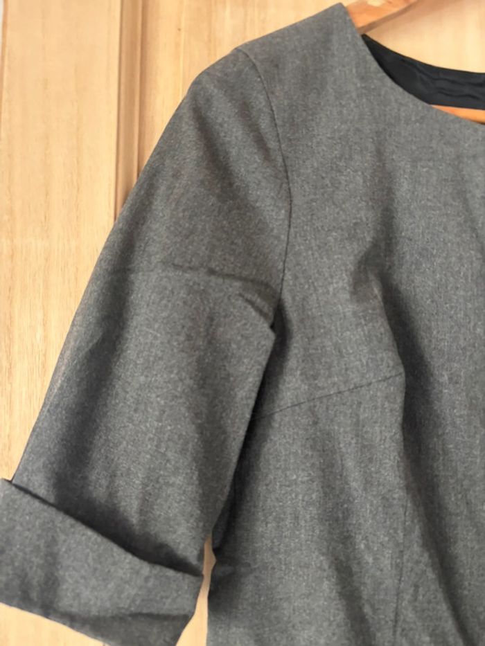 Robe Caroll taille 40 - photo numéro 2