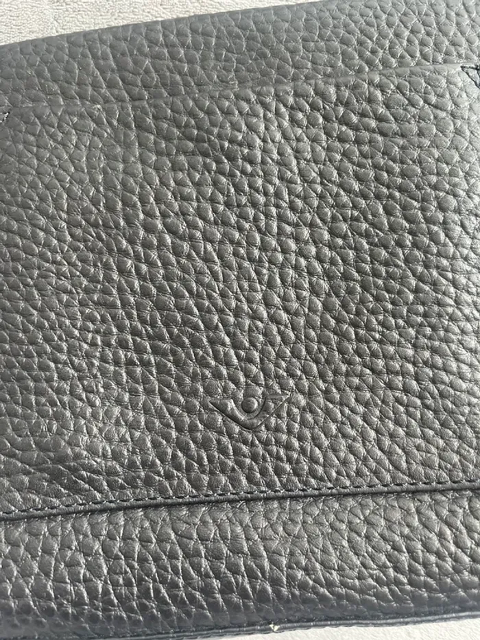 Sac à bandoulière noir cuir grainé – Compact chic & pratique - photo numéro 6