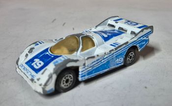 Voiture miniature MC toys porsche 956 blanche et bleu vintage