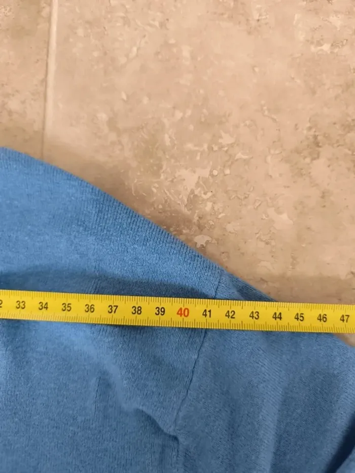 Magnifique pull col V bleu logo jaune Polo Ralph Lauren homme L une petite tâche devant - photo numéro 8