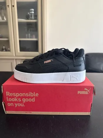 Baskets Puma Carina Street Jr – neuves T.36