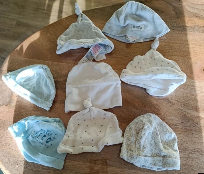 Lot bonnet naissance