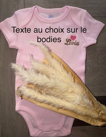 Bodies bébé personnalisé fille