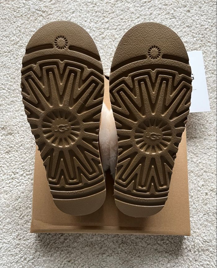 Mules fourrées UGG Funkette - Taille 37 - Neuves - photo numéro 6