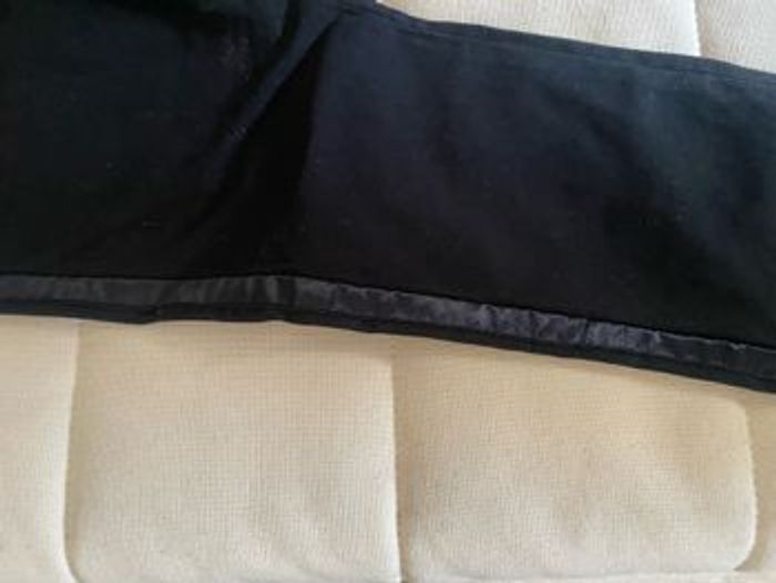 NEUF JAMAIS PORTÉ - Pantalon de soirée noir enfant taille 3 ans NEUF jamais portée 3 ans - photo numéro 3