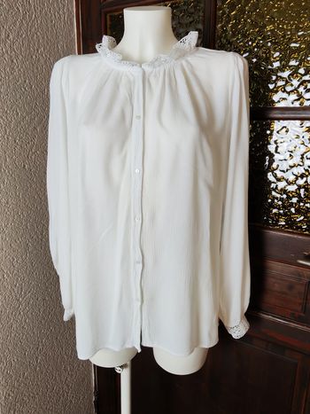  Blouse chemisier blanche en gaze de coton et dentelle, manches longues