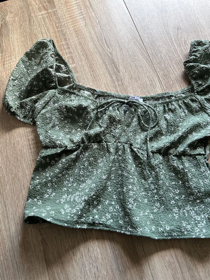 Haut épaule dénudé vert - photo numéro 2
