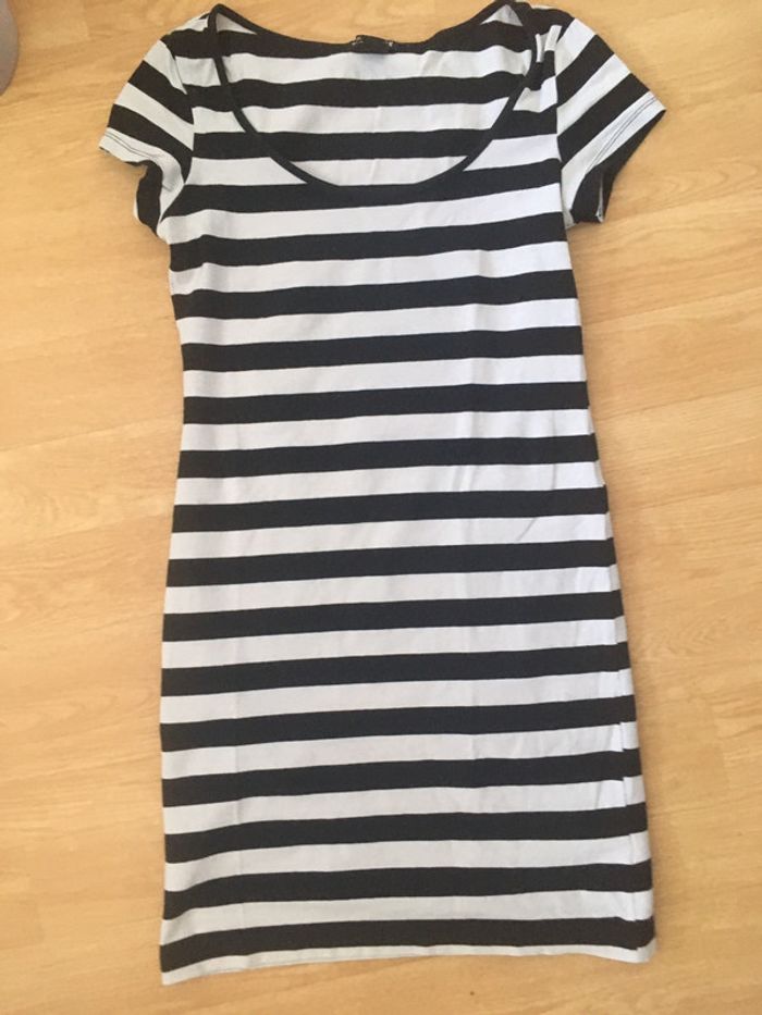 Robe mini H et M - photo numéro 4