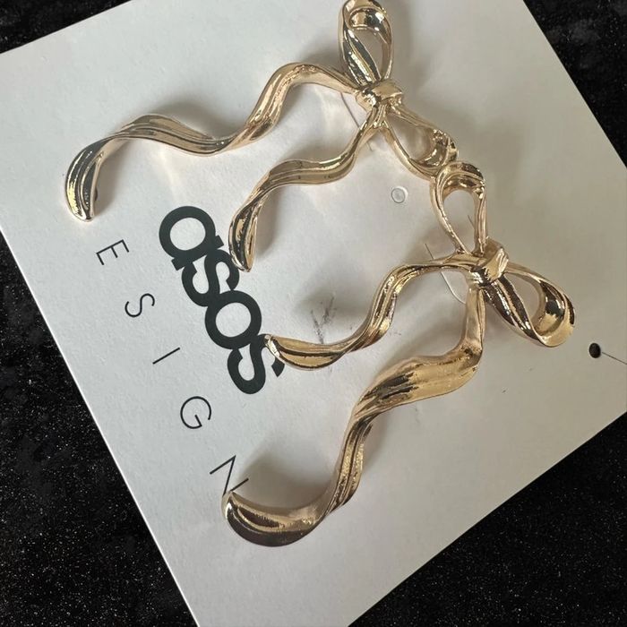 Boucles d’oreilles pendantes Noeud de papillon 🦋 dorées