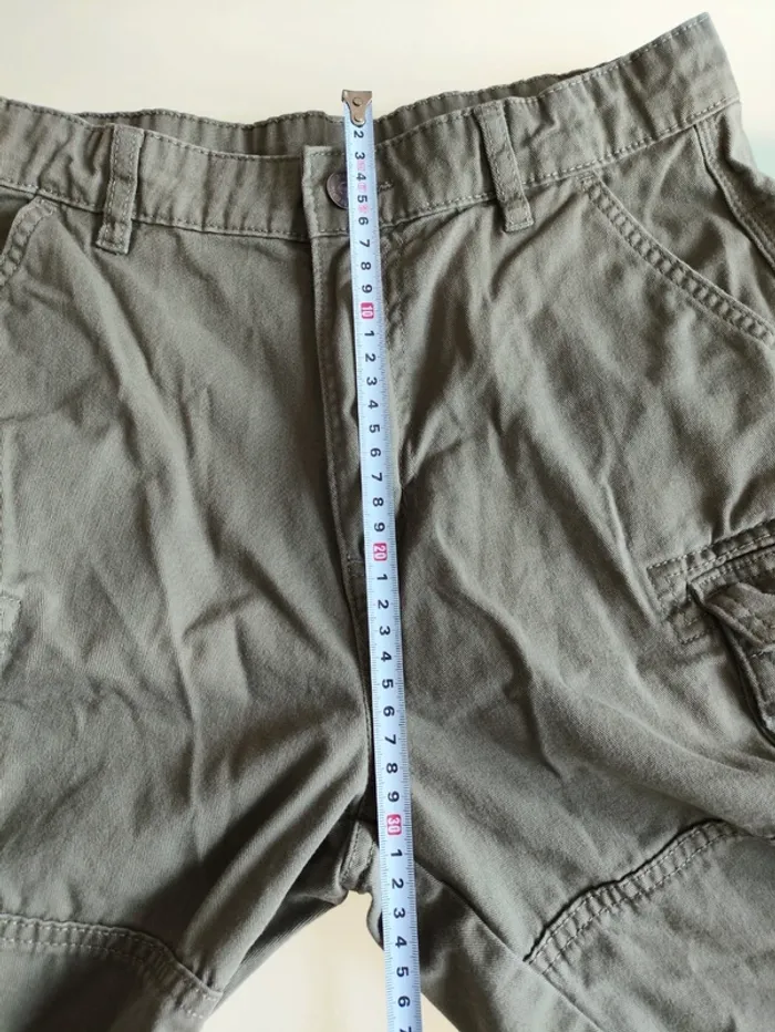 Short Kiabi kaki – Taille S, très bon état général. - photo numéro 10