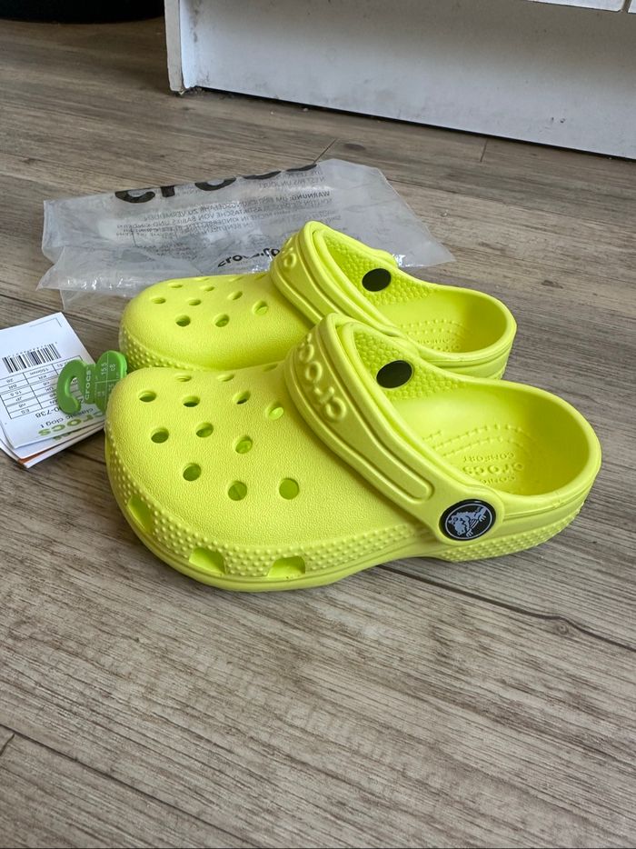 Crocs neuf citrus agrumes jaune C8  taille 24/25 - photo numéro 2