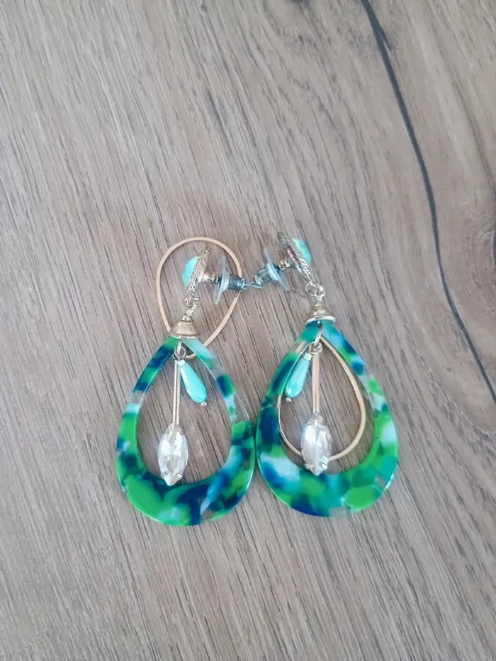 boucle d'oreille verte chic