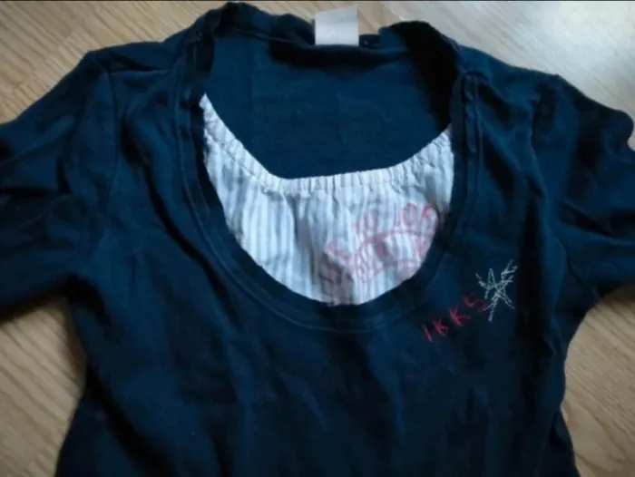 Haut manches longues. Bleu marine. Ikks.
Taille 4 ans - photo numéro 4