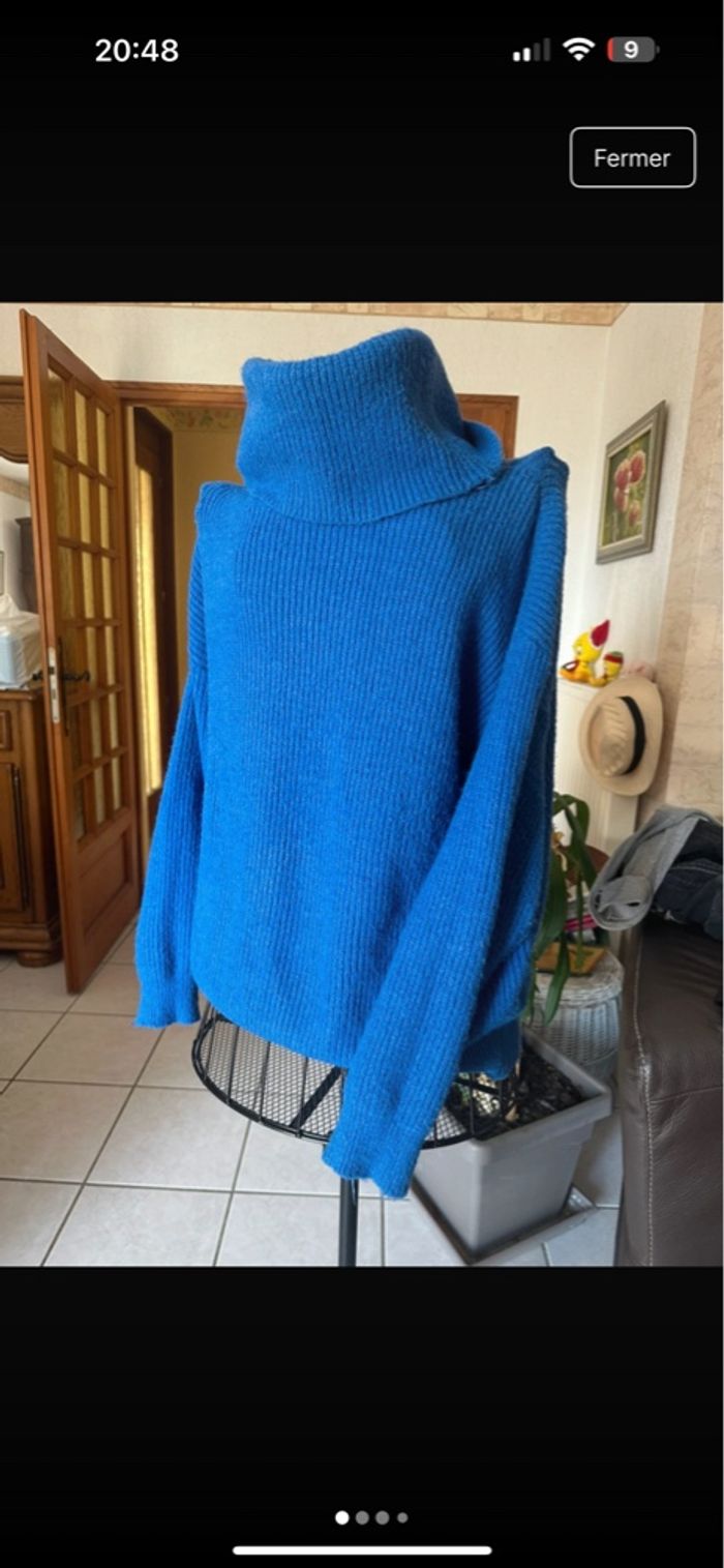 Gros pull col roulé bleu