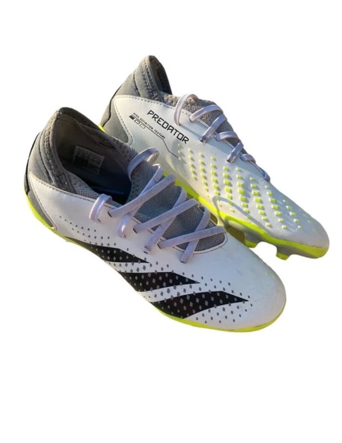 Crampons adidas predator taille 37,5