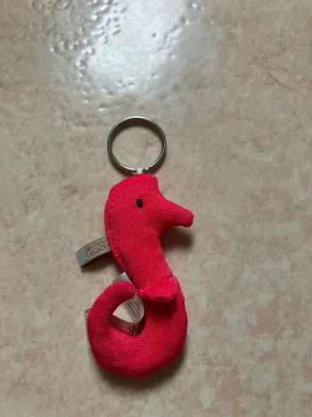 Porte-clé Hippocampe Rose – Magie Marine à Emporter Partout !